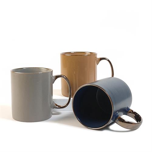 mug with metalic handle