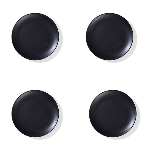 black dinner plates with matte finish