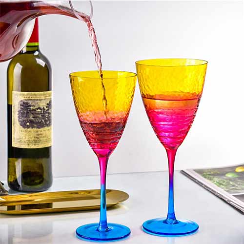 gradient hammer pattern drinking wine glass