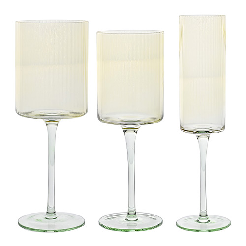 spray color vertical pattern wine goblet set