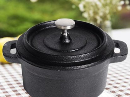 mini cast iron pot with lid