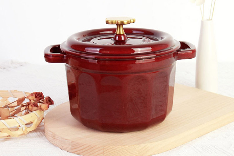 wholesale 2L enamel cast iron casserole with engraved logo