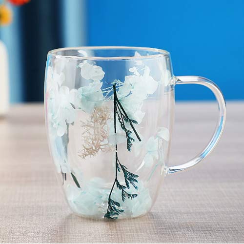 350ml double-wall coffee glass cups with dried flower inside