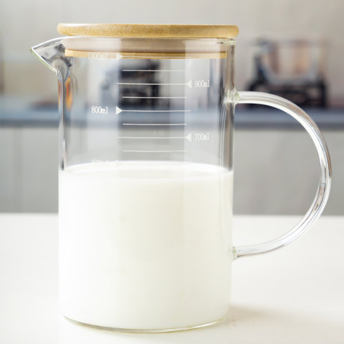 borocilicate glass cup with bamboo lid